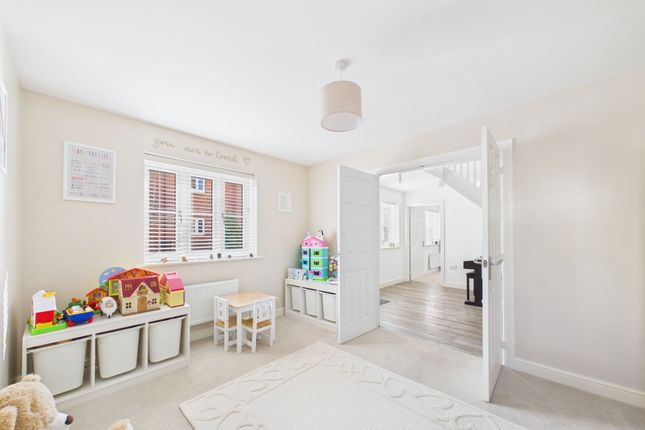 2 Cartmel Close, Towcester photo 3