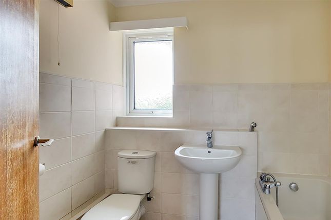 Flat 7, Brooklyn Court Brooklyn Avenue, Worthing photo 4