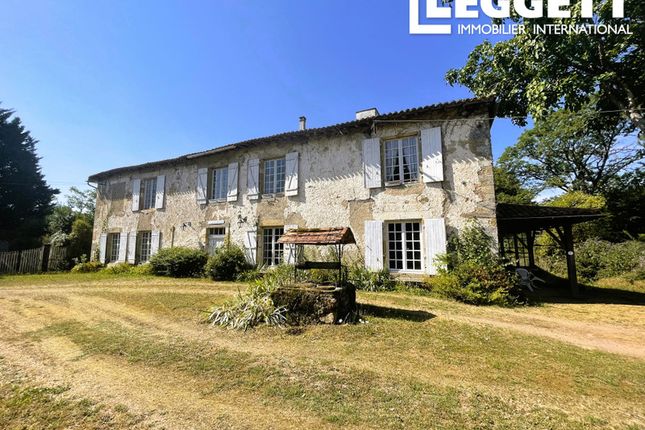 Villa for sale in Luchapt, Vienne, Nouvelle-Aquitaine