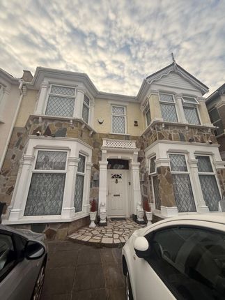 31, Endsleigh Gardens, Ilford photo 4