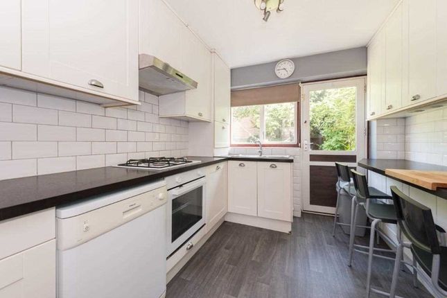 3, Teddington Close, Canterbury photo 4