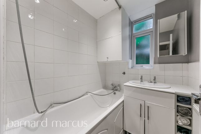 Flat for sale in Dounesforth Gardens, London