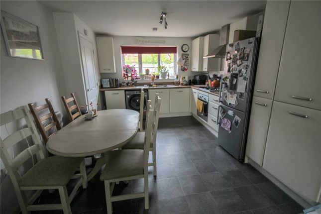 17, Eglantyne Avenue, Swindon photo 4