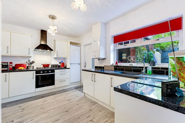 48 Russell Road, Runcorn photo 3