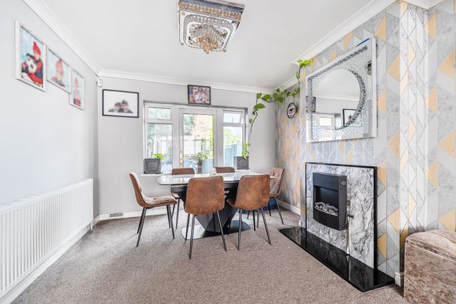 11 Sandringham Road, Wolverhampton photo 4