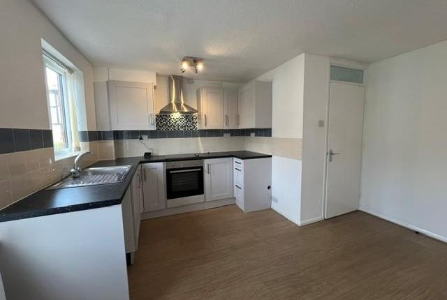 2, Howard Close, Nottingham photo 5