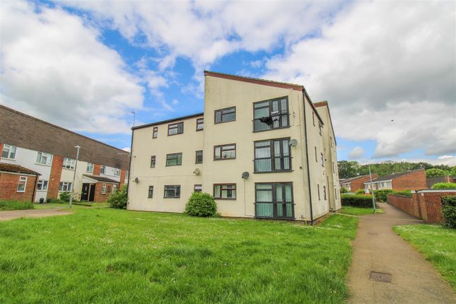 Thumbnail Flat for sale in Little Cattins, Harlow