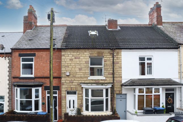 Thumbnail Terraced house for sale in Queens Road, Hinckley