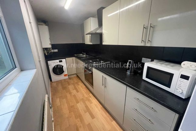 7, Frederick Grove, Nottingham photo 3