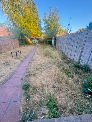 51, Grange Avenue, Luton photo 5