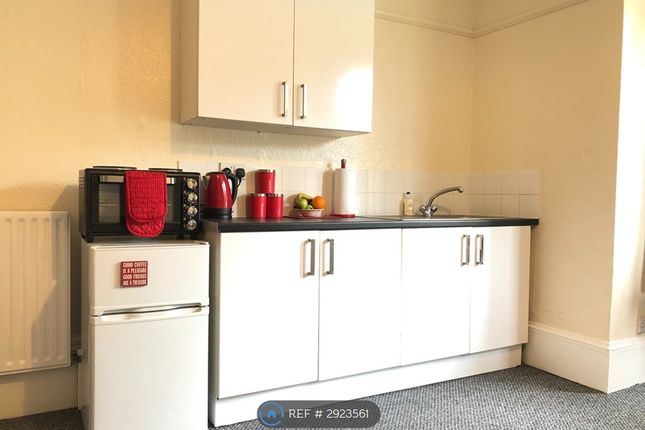 Waterden Road, Guildford Surrey, Guildford photo 3