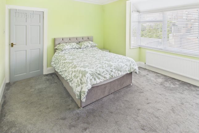 27, Collingwood Avenue, Blackpool photo 3