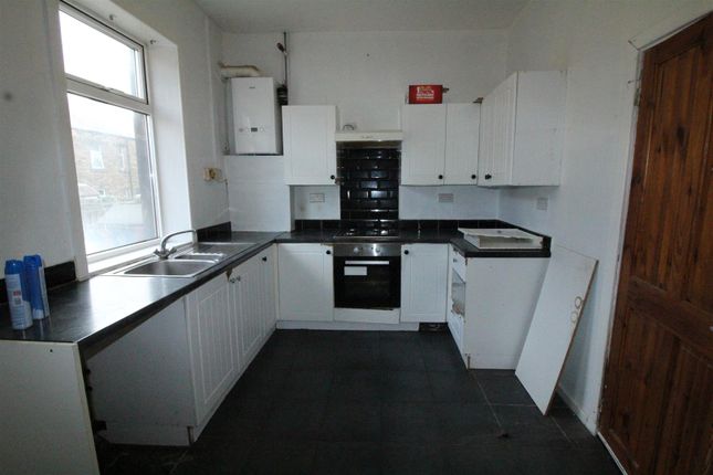 18, Mayfield Terrace, Bradford photo 3