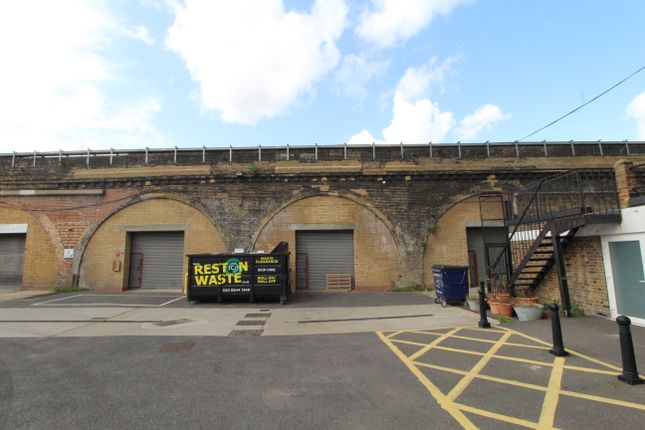Light industrial to let in Arch 277 Bethwin Road, London