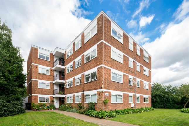 Flat 18, Lynwood Close, South Woodford photo 4