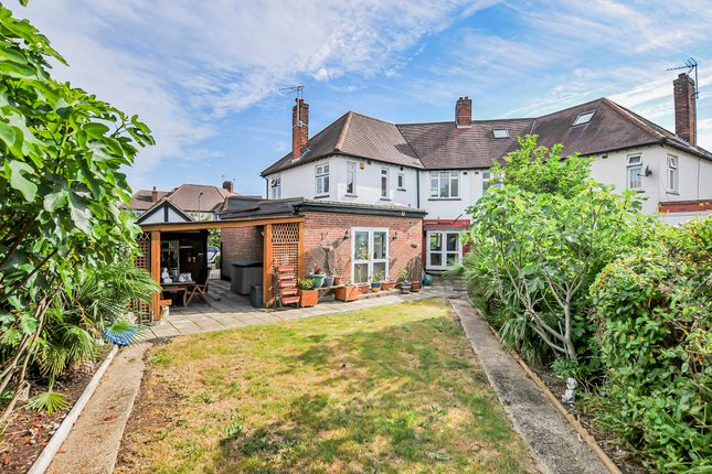 32, Stapenhill Road, Wembley photo 4