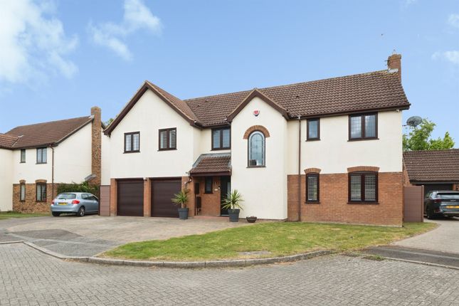 17, Tabard Gardens, Newport Pagnell photo 4