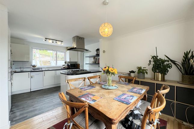14, Chyverton Close, Newquay photo 3