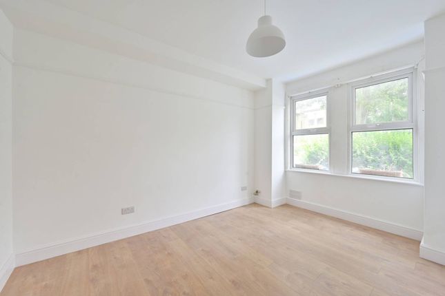 Thumbnail Flat to rent in Bronson Road, Raynes Park, London