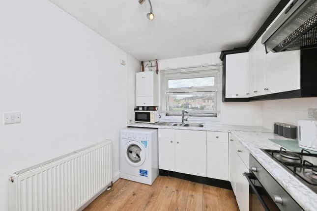 14, Dunstalls, HARLOW photo 3