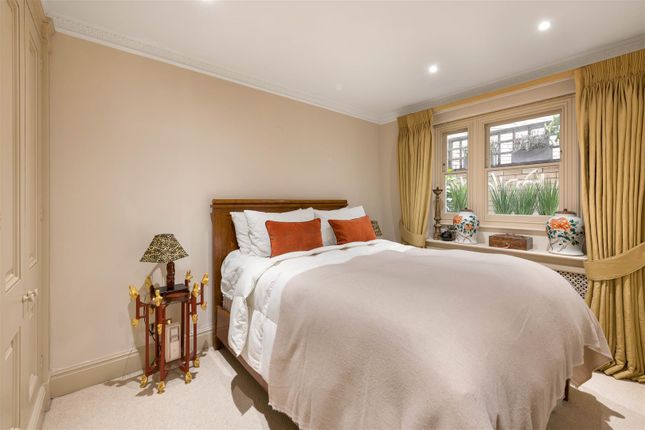 Flat A, 31, Egerton Gardens, London photo 4