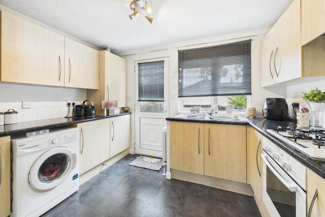 3, Third Avenue, Garston Park, Reading photo 3