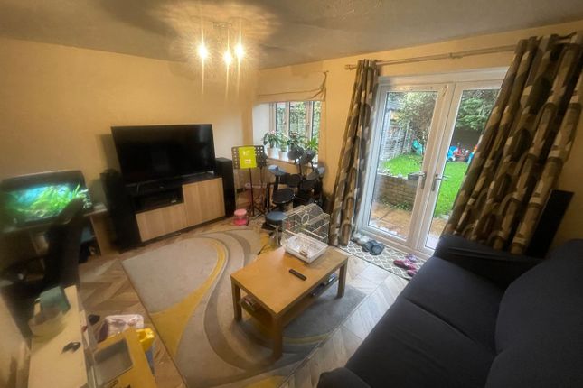 Anita Avenue, Tipton photo 4