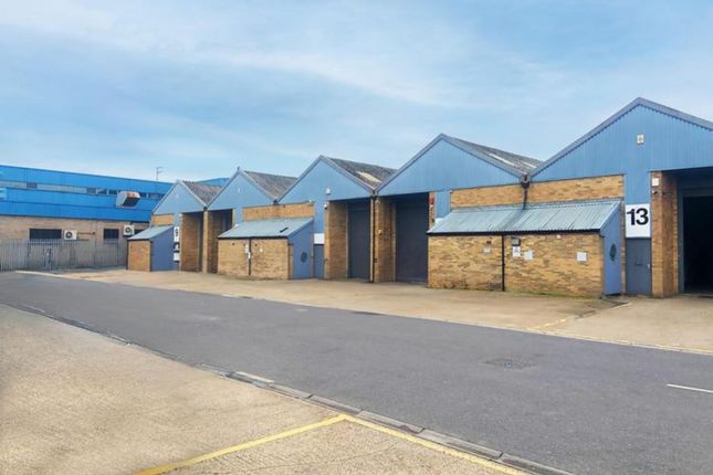 Warehouse to let in Roman Industrial Estate, Tait Road, Croydon