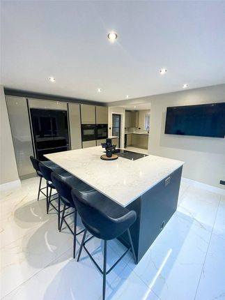 9, Rochester Close, Somerset photo 3