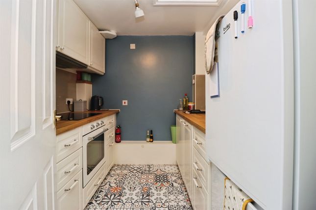6, Sarjeant Court, Kettering photo 2