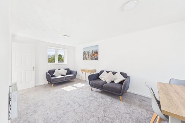 20, Campbell Gordon Way, London photo 2
