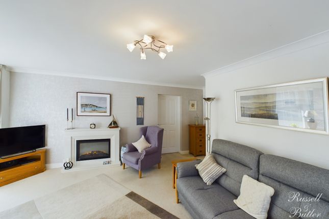 Flat for sale in Royal Court, Chandos Road, Buckingham
