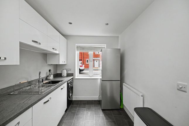 23, Roundhouse Drive, Rugby photo 3
