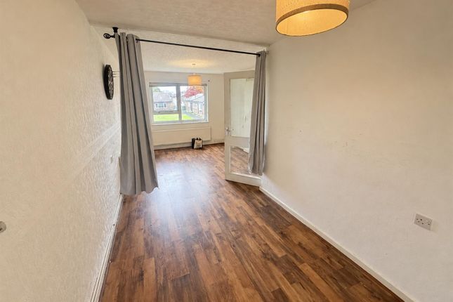 10 Aston House, North Street, Pontefract photo 2