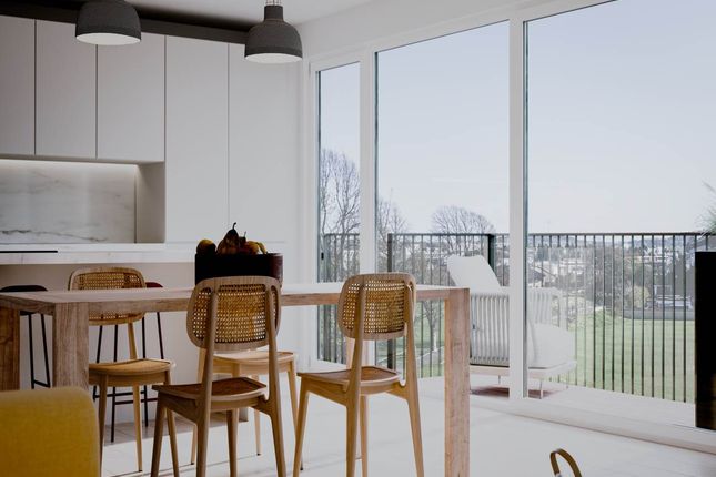 02_Corstorphine_Road_Living_Kitchen_1