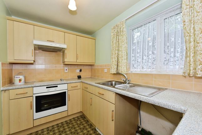 24, Middlewood Drive, Sheffield photo 4