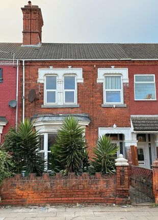 Thumbnail Terraced house for sale in Park Street, Grimsby