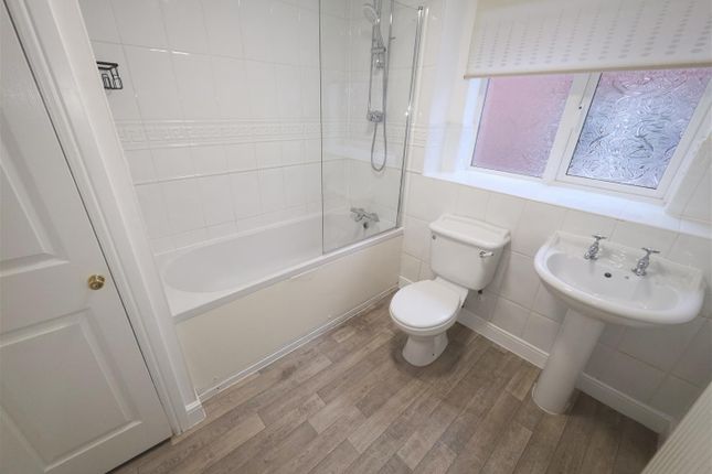 29, Forest Drive, Westhoughton photo 4