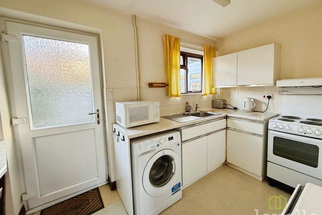 11, St. Claires Court, Lincoln photo 4