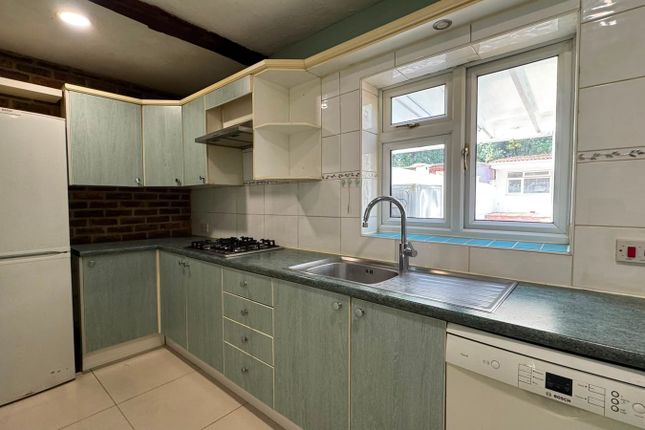 211 Northern Road, Slough photo 3