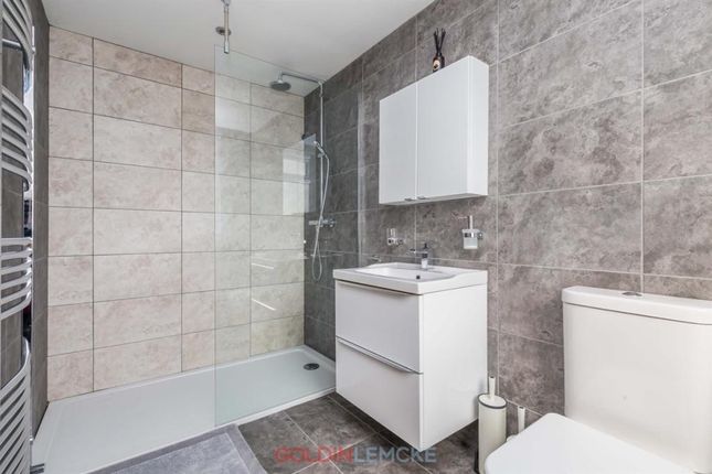 30 Green Street, Enfield photo 2