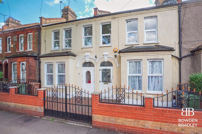 Thumbnail Terraced house for sale in Coppermill Lane, London