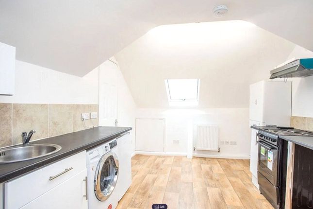 Flat 3, 58, Watling Street, Hertfordshire photo 3