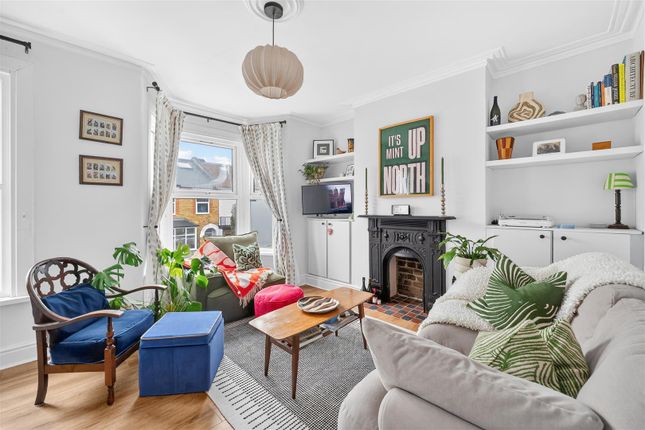 First Floor Flat, 36, Wellington Road, Walthamstow photo 2