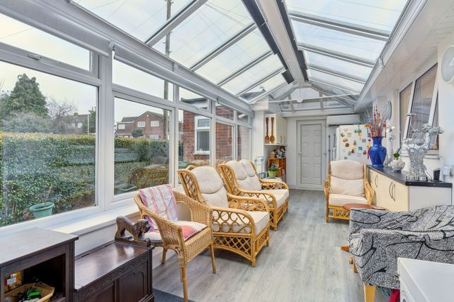 6, Seamons Close, Dunstable photo 2