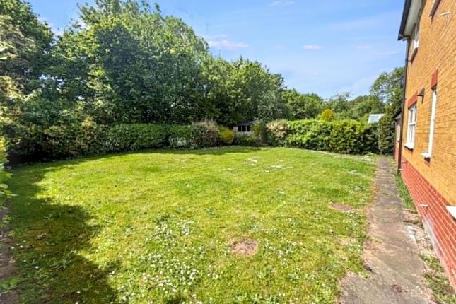 56, Meadowside, Reading photo 3