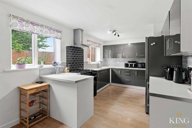 43, Copenhagen Way, Bidford-On-Avon photo 4