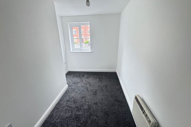 41, Weavers Court, Blackburn photo 4