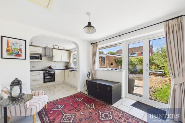 98, Long Mynd Avenue, Cheltenham photo 4