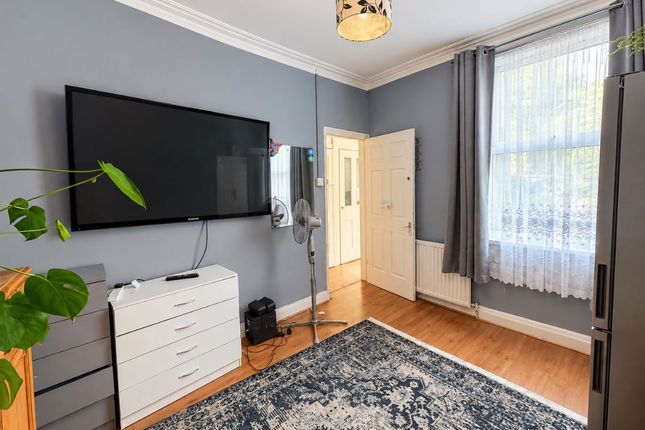 166, Park Lane, London photo 3